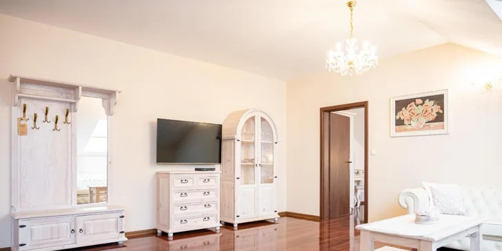 Pobyt v krásném prostředí 15 km od Bojnického zámku: polopenze, nový wellness i láhev vína