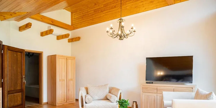 Pobyt v krásném prostředí 15 km od Bojnického zámku: polopenze, nový wellness i láhev vína