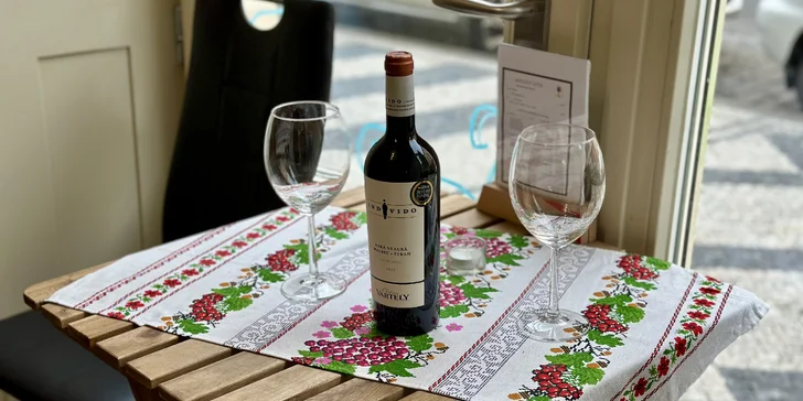 Otevřený voucher na 1000-2000 Kč do Tániny vinárny: degustace, tapas i kvalitní vína