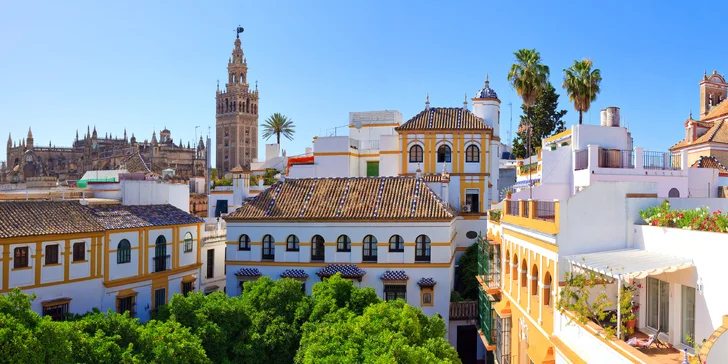 Objevte perlu Andalusie: třídenní zájezd do Sevilly s ubytováním, snídaní a letenkami