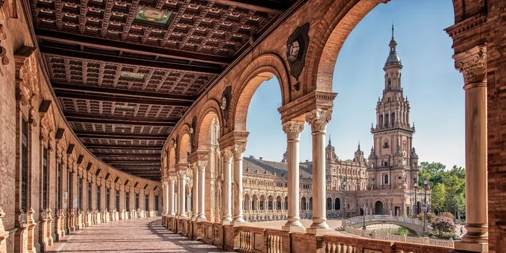Objevte perlu Andalusie: třídenní zájezd do Sevilly s ubytováním, snídaní a letenkami