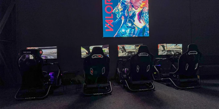 Hodina na špičkových závodních simulátorech pro 2 nebo 4 osoby