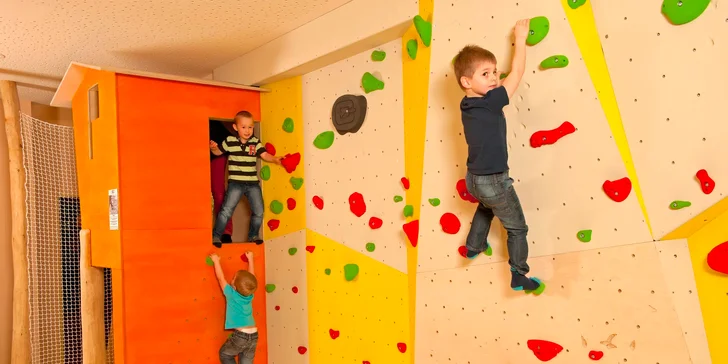 Rodinná dovolená v Rakousku: 3* alpský hotel se snídaní nebo polopenzí, sauna, lyžování