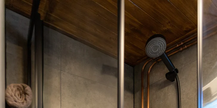 Luxusní maringotka za humny se saunou v přírodě nedaleko Bouzova a Javoříčských jeskyní