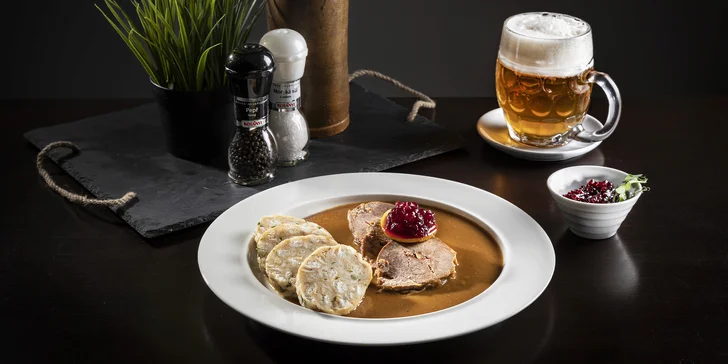 Tradiční restaurace u historického kláštera Želiv: 250–1 000 Kč na celé menu vč. nápojů