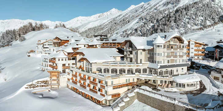Údolí Ötztal: hotel Alpenaussicht kousek od svahu, božské výhledy, jídlo i wellness