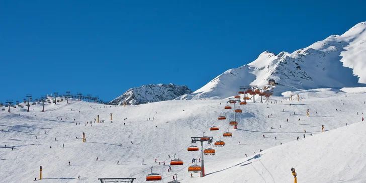 Údolí Ötztal: hotel Alpenaussicht kousek od svahu, božské výhledy, jídlo i wellness