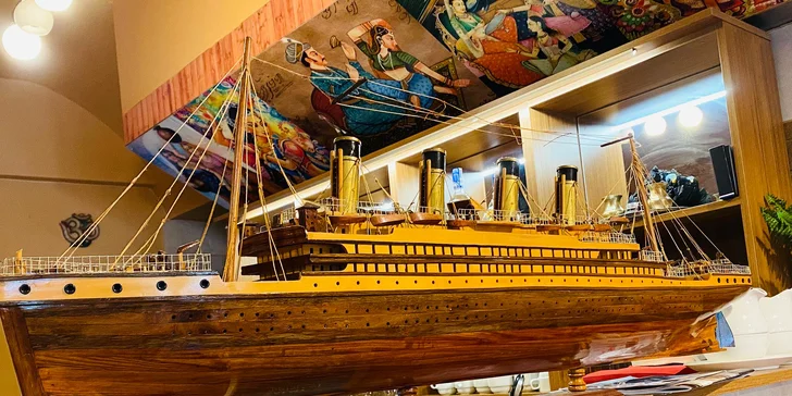 Indické tříchodové menu pro dva: vegetariánské speciality nebo menu s kuřecím masem