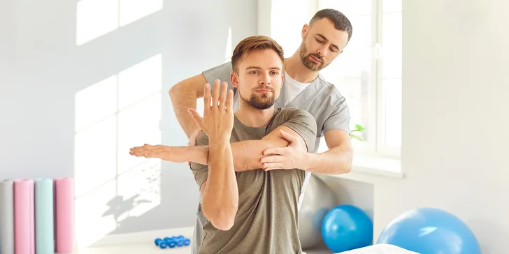 Individuální fyzioterapie: komplexní vstupní vyšetření pohybového aparátu, 45–60 minut