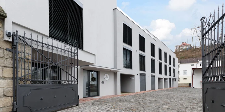 Luxusní apartmány v Mladé Boleslavi: možnost snídaně i apartmá s vlastním střešním wellness