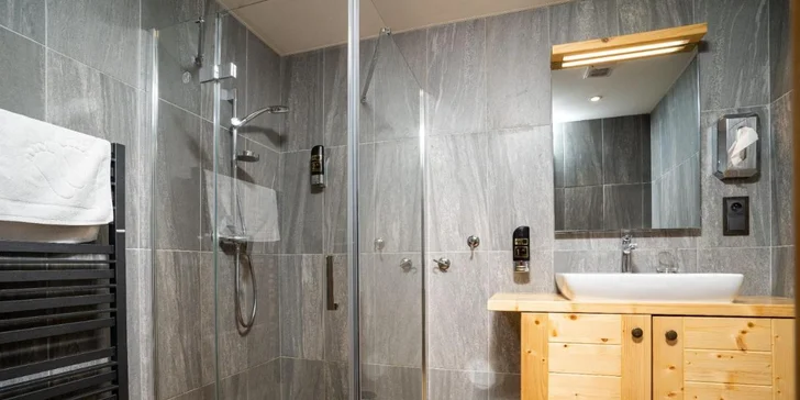 Zažijte dotek přírody: apartmány ve Velké Lomnici se snídaní a wellness