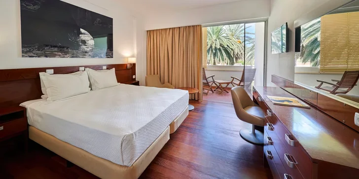 Ostrov Porto Santo letecky: hotel Porto Santo & SPA**** u pláže s bazénem, snídaně či polopenze