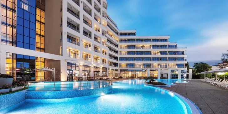 Dovolená v Bulharsku: 4* hotel přímo u pláže, all inclusive soft, bazén, letenky