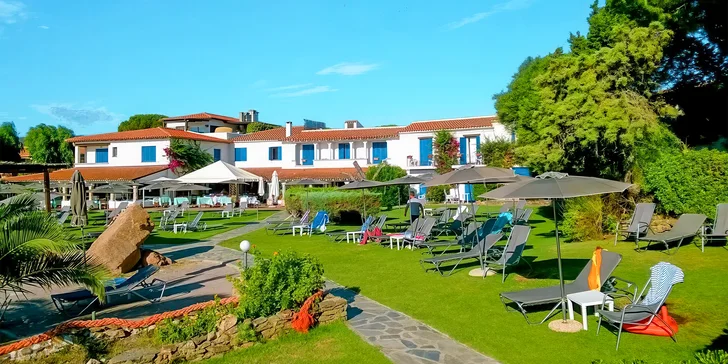Letecky na Sardinii: 3* hotel San Paolo přímo u pláže i light all inclusive