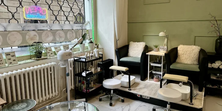 Head spa: relaxační bylinná procedura s masáží obličeje, šíje a ramen na 30-60 min.