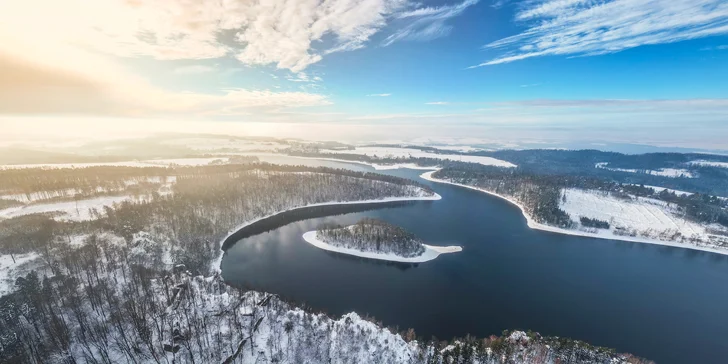 Dovolená v Železných horách: vila nebo chatka, varianty se snídaní i wellness s bazénem
