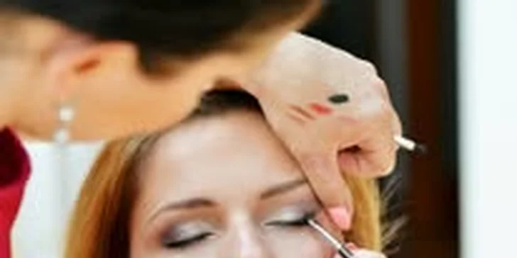 Naučte se krásně nalíčit: kurz sebe-líčení pod vedením vizážistky