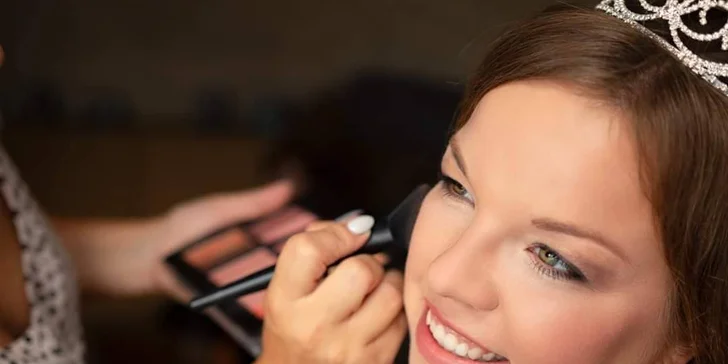 Naučte se krásně nalíčit: kurz sebe-líčení pod vedením vizážistky