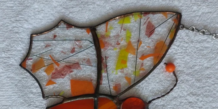 Kurz vitráže nebo mozaiky: 3 hodiny tvoření andělů, motýlů či osobní mandaly