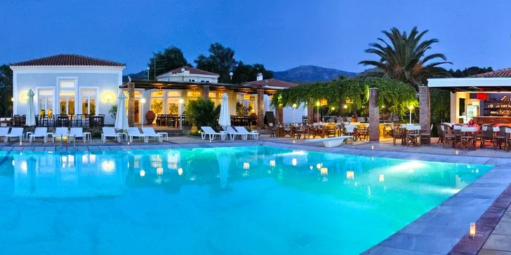 Ostrov Lesbos letecky: hotel Panselinos*** u pláže, polopenze i bazén