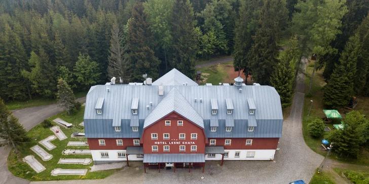 Rodinný hotel v Jizerkách: wellness, herna i minigolf, možnost snídaní