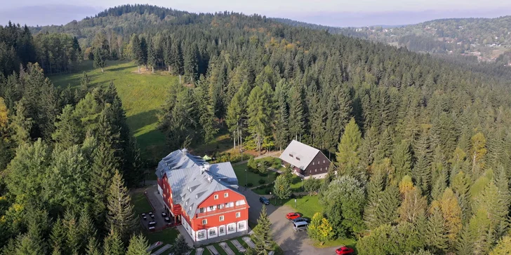 Rodinný hotel v Jizerkách: wellness, herna i minigolf, možnost snídaní