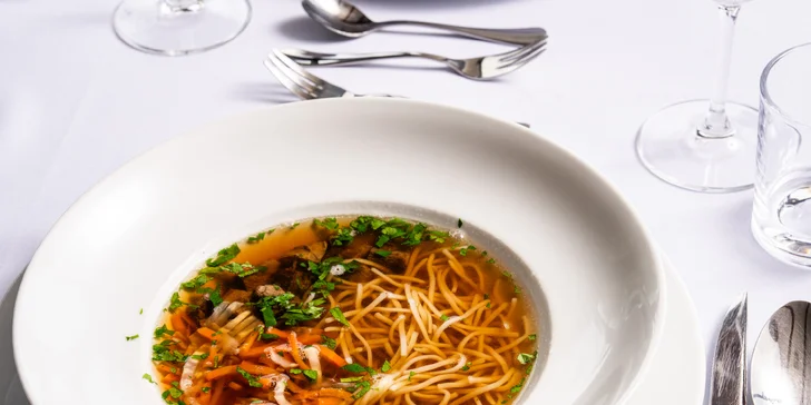 Tříchodové menu pro 1 nebo 2 osoby v resortu Kaskáda, varianta se 120 min ve wellness