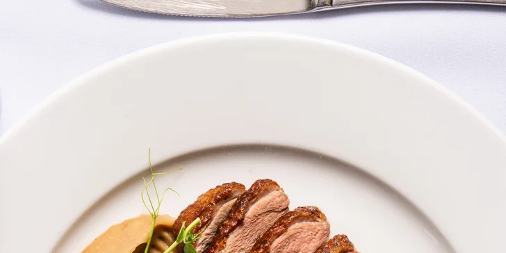 Tříchodové menu pro 1 nebo 2 osoby v resortu Kaskáda, varianta se 120 min ve wellness