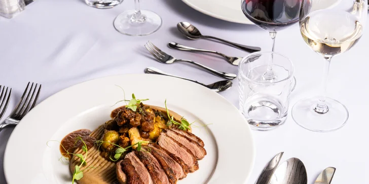 Tříchodové menu pro 1 nebo 2 osoby v resortu Kaskáda, varianta se 120 min ve wellness