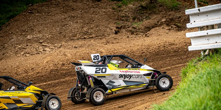 Jízda ve speciální závodní buggy Kartcross na 4 tratích po celé ČR i s certifikátem, záznamem a občerstvením