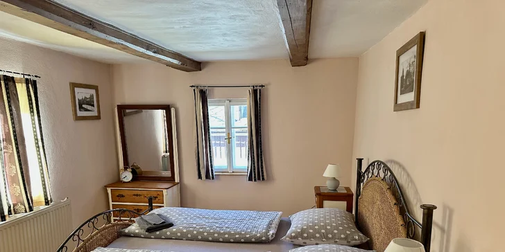 Útulné apartmány, pokoje či domek v Kryštofově Údolí: možnost snídaně i polopenze