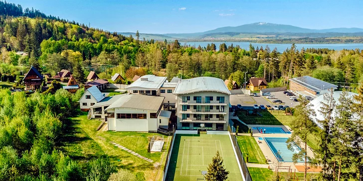 Pobyt v moderním 4* rezortu u Oravské přehrady: bazény, saunový svět i množství sportovních aktivit