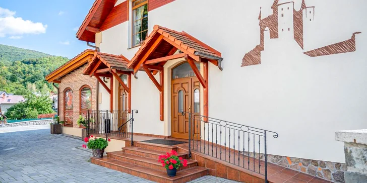 Pobyt v krásném prostředí 15 km od Bojnického zámku: polopenze, nový wellness i láhev vína