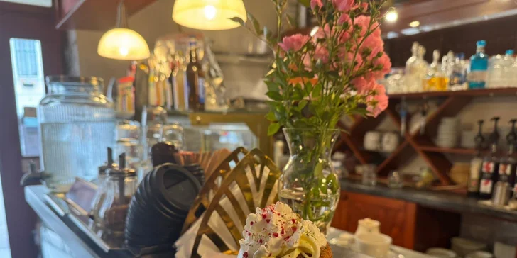 Kavárna s výhledem na hrad Rožmberk: otevřené vouchery na 200 až 500 Kč