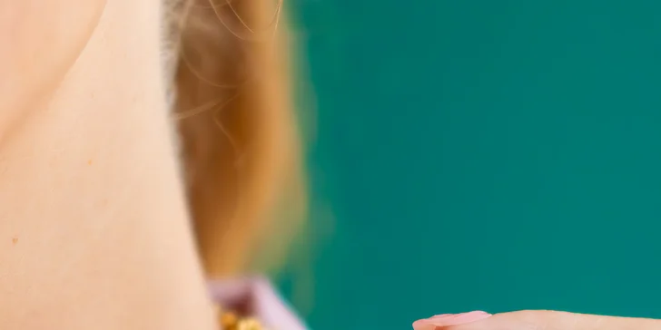 Zažijte tvorbu vlastního šperku v srdci Prahy: vyberte si náramek, náhrdelník nebo přívěsky s významem