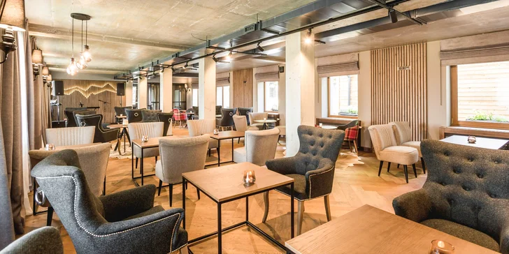 Stylový Arietes Marmont Resort****: chalety, tiny housy i wellness, 2 děti do 11,99 let zdarma