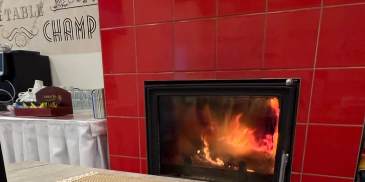 Tříchodové zvěřinové menu: poctivý vývar, guláš s domácími knedlíky a štrúdl