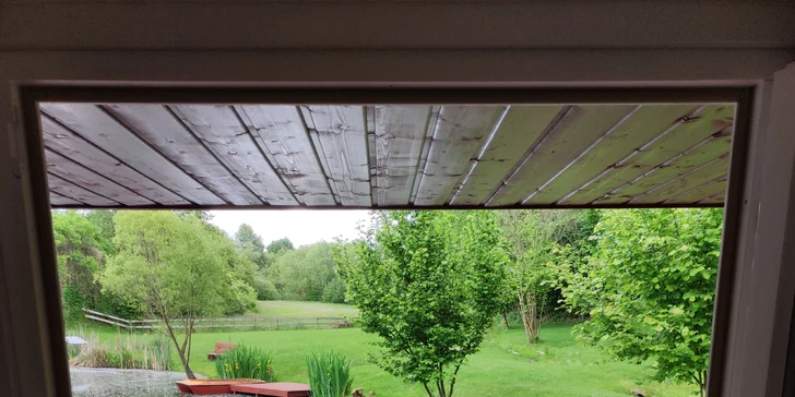 Hausbót Pohodička na rybníčku: pobyt s rybolovem i projížďkami na loďce