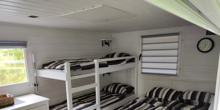 Hausbót Pohodička na rybníčku: pobyt s rybolovem i projížďkami na loďce