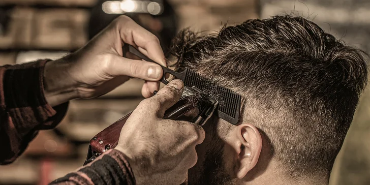 Pánský střih i úprava vousů nebo full servis i s masáží