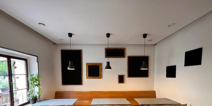 Vyrazte za dobrotou: dezert a nápoj pro 1 či 2 osoby v Bystro Cafe