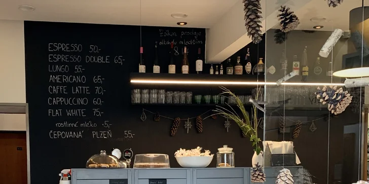 Vyrazte za dobrotou: dezert a nápoj pro 1 či 2 osoby v Bystro Cafe