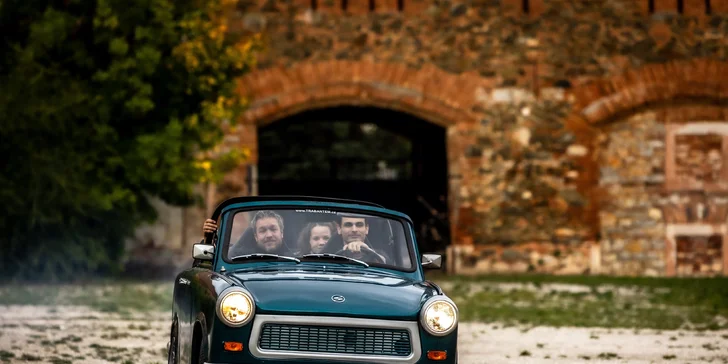 Zpátky do historie: zapůjčení Trabanta na 3 hod. a model Trabanta na památku