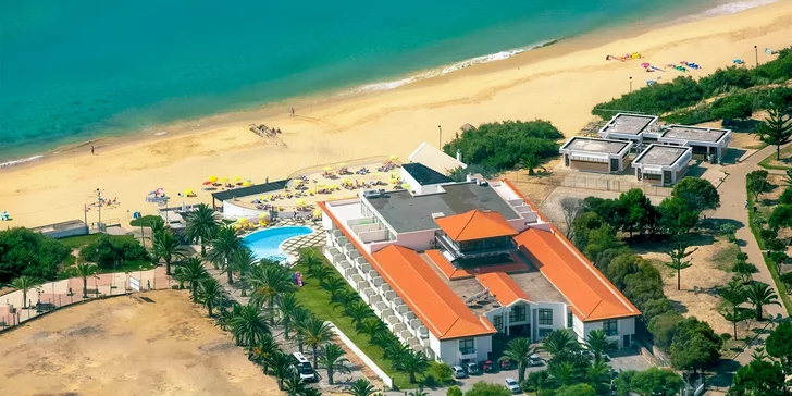 Portugalsko: 3* hotel Torre Praia přímo u moře, bazén, strava a letenky