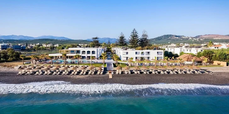 Adults only dovolená na Krétě: 4* hotel přímo u pláže, all inclusive, bazén, letenky