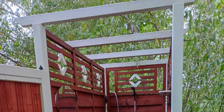 Hausbót Pohodička na rybníčku: pobyt s rybolovem i projížďkami na loďce