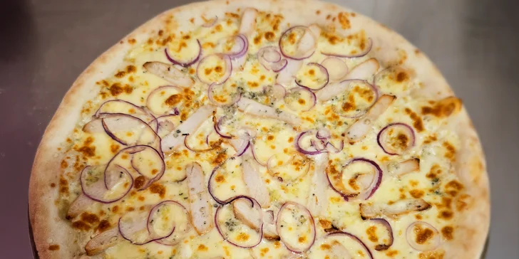 1 nebo 2 pizzy podle výběru s sebou: vyzvednutí v centru Čáslavi i rozvoz zdarma