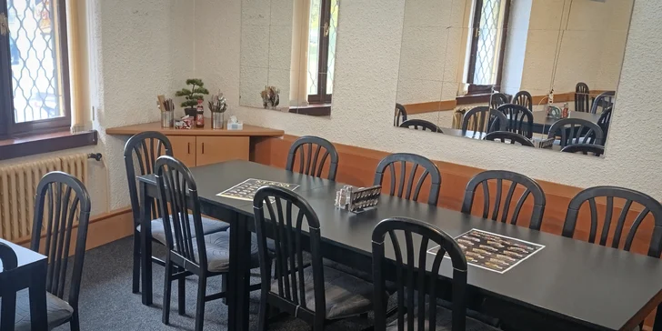 Sushi sety dle výběru v nově otevřené fusion restauraci: 24 až 50 maki a nigiri