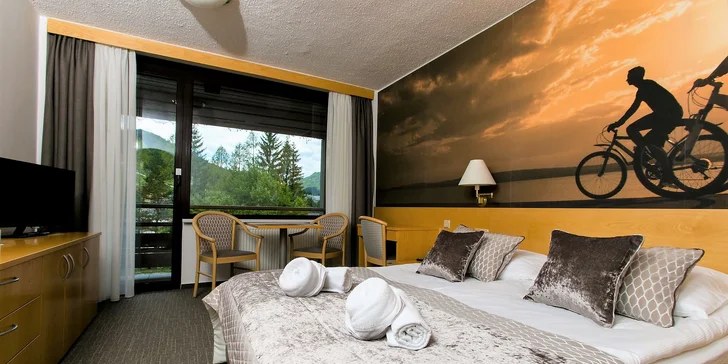 Julské Alpy: hotel Kompas**** u sjezdovky, třídenní skipas, polopenze i vstup do vodního parku