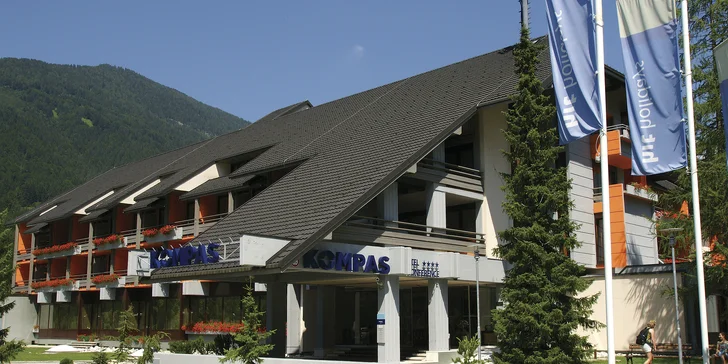 Julské Alpy: hotel Kompas**** u sjezdovky, třídenní skipas, polopenze i vstup do vodního parku